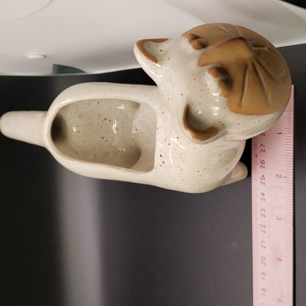 Ceramic Cat Planter - Cream and Tan - Picture 6 of 7